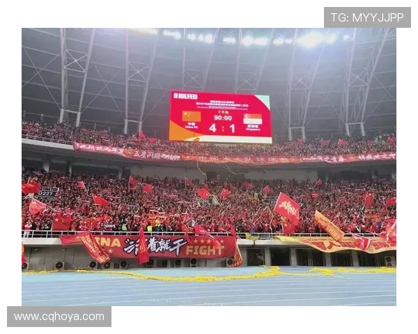 足球球星展架全景展示 激发球迷激情与荣耀感的视觉盛宴